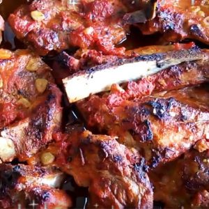 Friptură din Coaste de Porc la Cuptor cu Vin