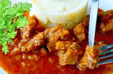 Tocăniță de Porc Ardelenească (Mâncare cu Carne de Porc în 9 Pași) 1 Tocăniță de Porc Ardelenească (Mâncare cu Carne de Porc în 9 Pași)<span class="rmp-archive-results-widget "><i class=" rmp-icon rmp-icon--ratings rmp-icon--star rmp-icon--full-highlight"></i><i class=" rmp-icon rmp-icon--ratings rmp-icon--star rmp-icon--full-highlight"></i><i class=" rmp-icon rmp-icon--ratings rmp-icon--star rmp-icon--full-highlight"></i><i class=" rmp-icon rmp-icon--ratings rmp-icon--star rmp-icon--half-highlight js-rmp-replace-half-star"></i><i class=" rmp-icon rmp-icon--ratings rmp-icon--star "></i> <span>3.6 (26)</span></span>