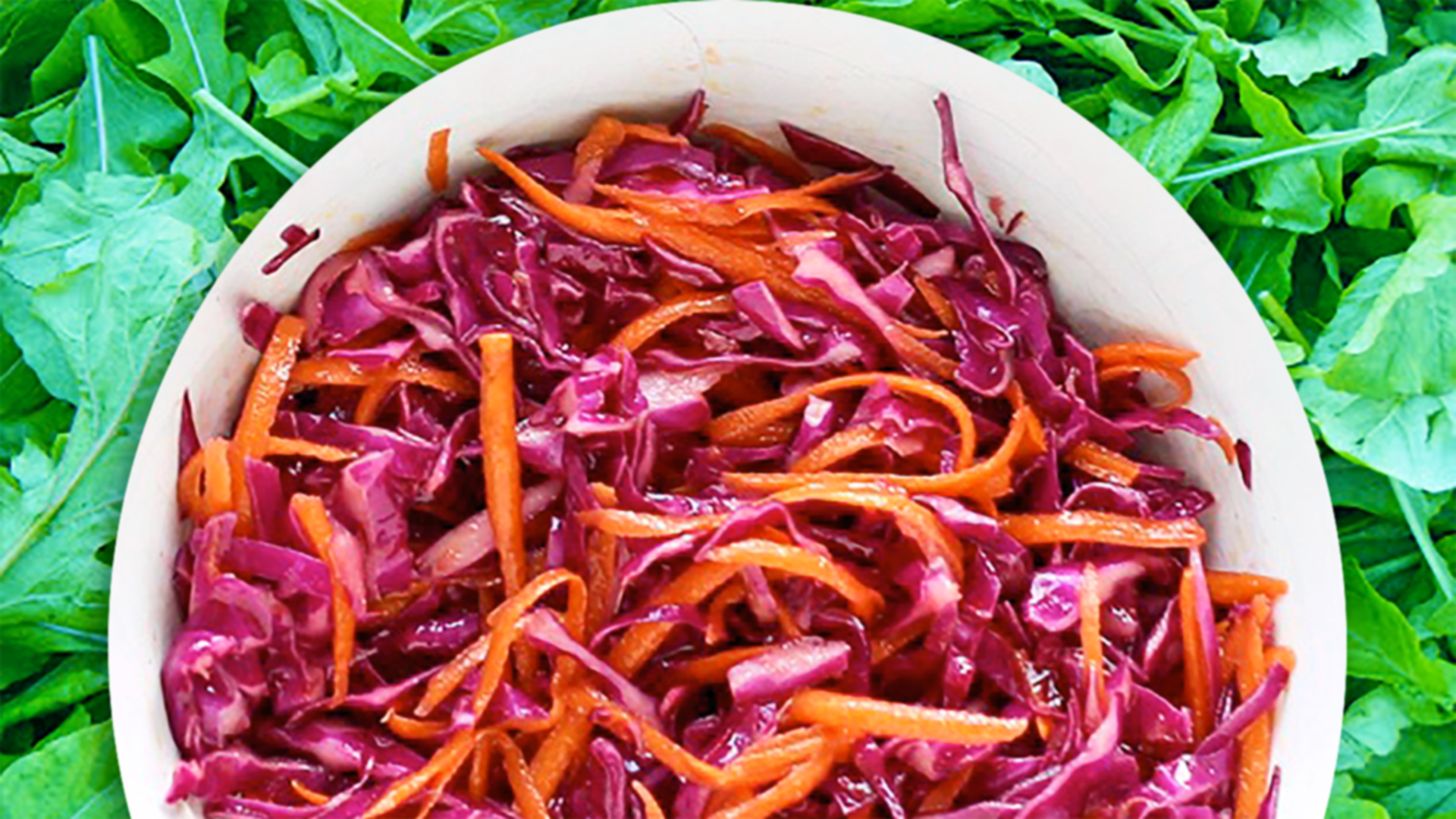 Salată de Varză Roșie cu Morcovi și Rucola
